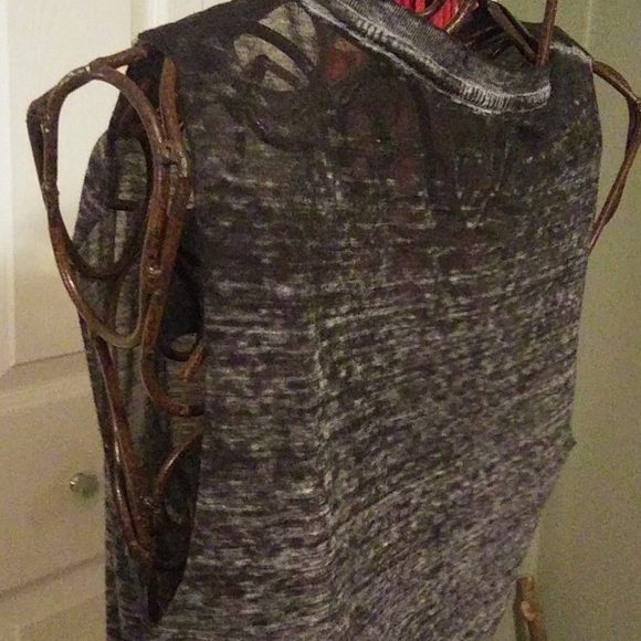 Tunic - Picture 7 of 8